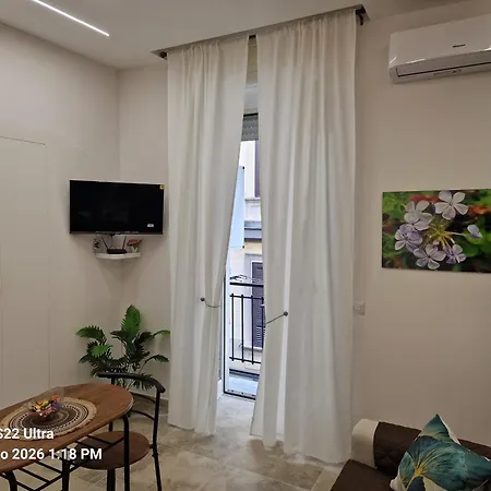 Majena House * Неаполь