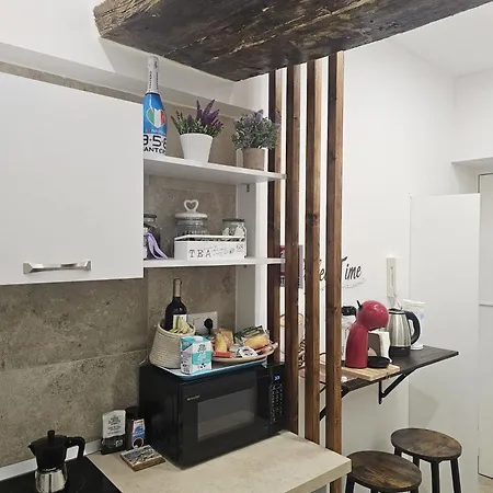 Majena House * Неаполь